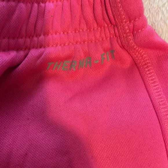 Girls Nike therma fit pants - Picture 4 of 4